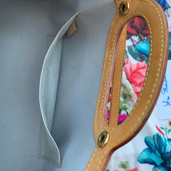 ******SOLD****AUTHENTIC LV Monogram Vernis Roxbury - Picture 8 of 12